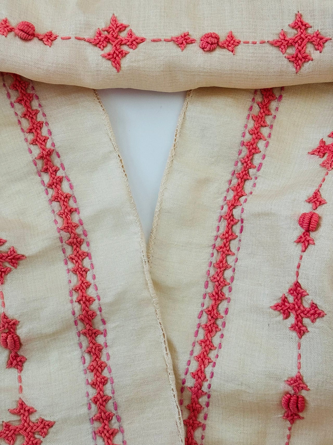 Lightweight Kutch Embroidery Pure Tussar Silk Saree | Off White | Gujarati Hand Embroidery | Ships from California
